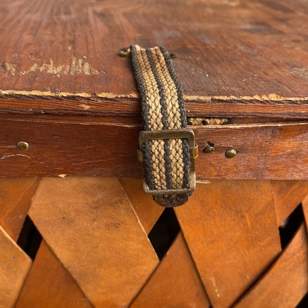 Vintage Woven Picnic Basket - Brown!
